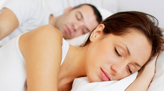 Gegen Schnarchen und Schlafapnoe hilft SnorBan® sofort!